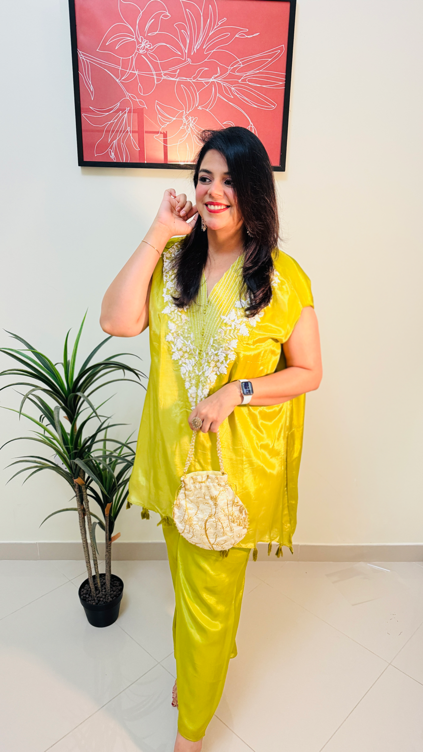 Fusion outfit for women – buy Indo-Western clothing online UAE
